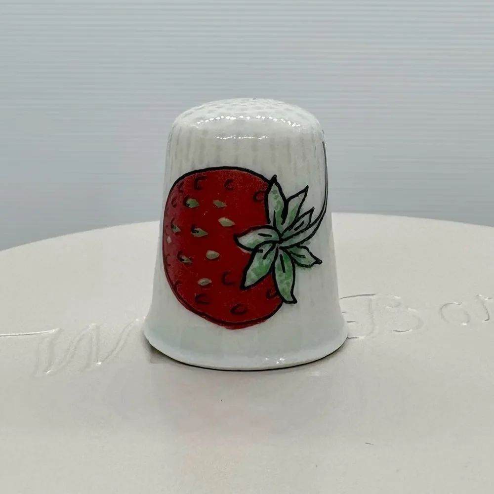 Vintage Limoges Strawberry Design Ceramic Thimble